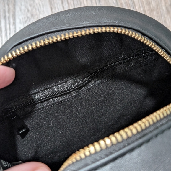 NWT Bioworld Harry Potter Hogwarts Glow in the Dark Crossbody Purse Black Bag - Picture 4 of 6